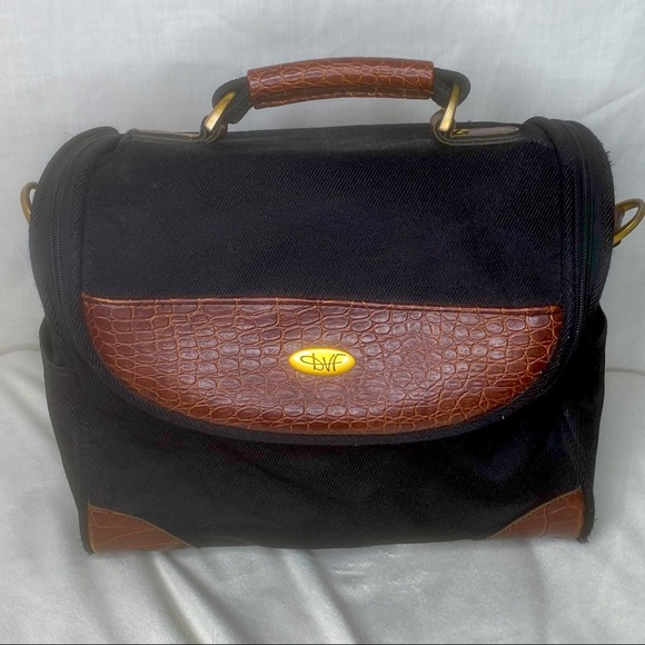 Diane Von Furstenberg Handbags - Vintage Diane Von Furstenberg Large Travel Cosmetic Case